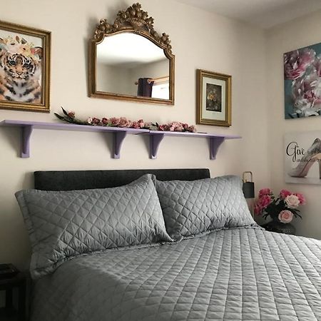 The Glam Cave Apartment Bushbury Bagian luar foto