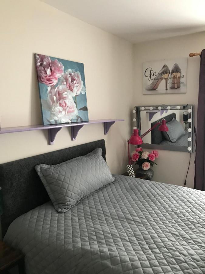 The Glam Cave Apartment Bushbury Bagian luar foto