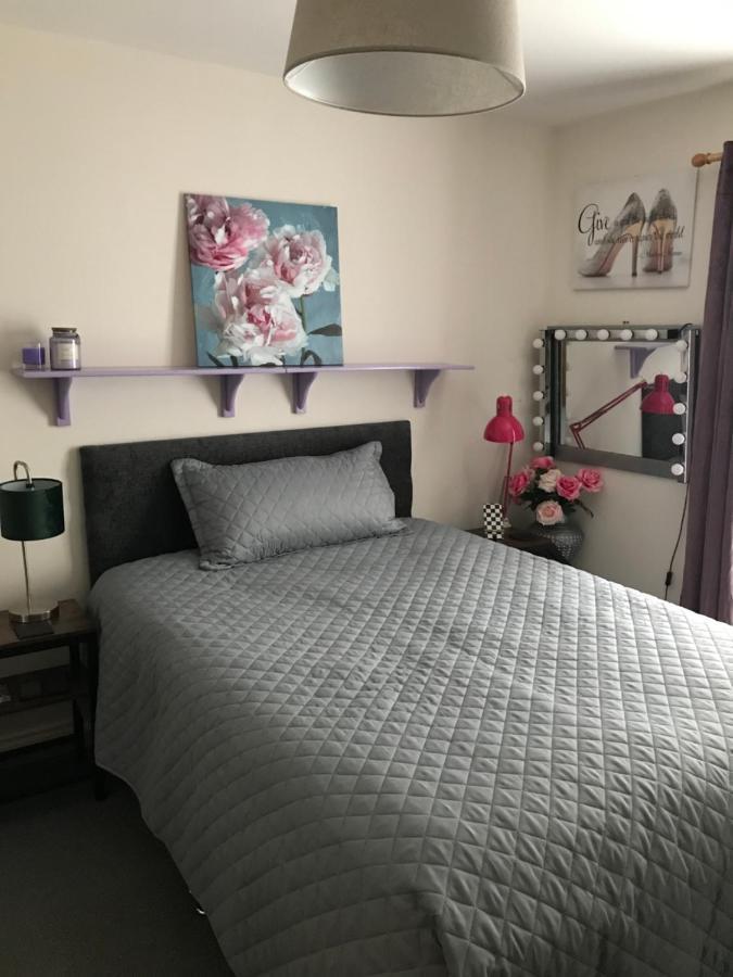 The Glam Cave Apartment Bushbury Bagian luar foto