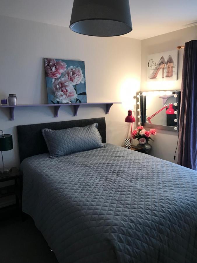 The Glam Cave Apartment Bushbury Bagian luar foto