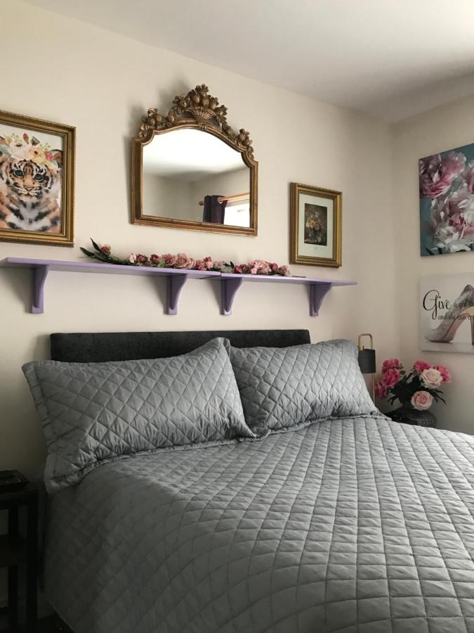 The Glam Cave Apartment Bushbury Bagian luar foto